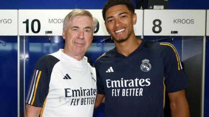 Pelatih-Real-Madrid-Carlo-Ancelotti-dan-anak-asuhnya-Jude-Bellingham.jpg