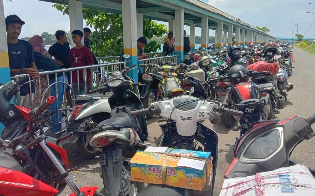Pelayanan-Pelabuhan-Ferry-Gorua-Halmahera-Utara-dikeluhkan.jpg
