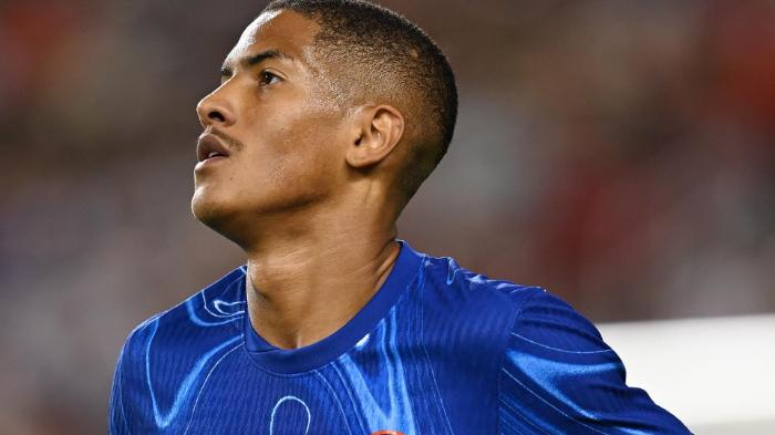 Lihat Angelo Gabriel Gacor Latihan Jelang Chelsea vs Madrid, Fans: Kamu Harus Bertahan Musim Ini