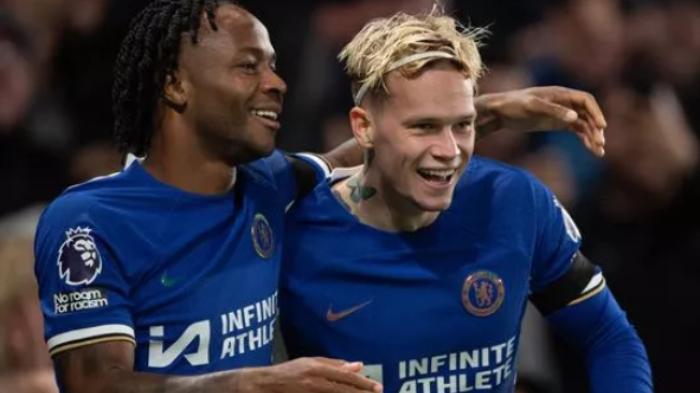 Pemain-Chelsea-Raheem-Sterling-dan-Mykhailo-Mudryk.jpg