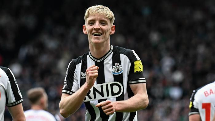 Pemain-Newcastle-United-Anthony-Gordon.jpg
