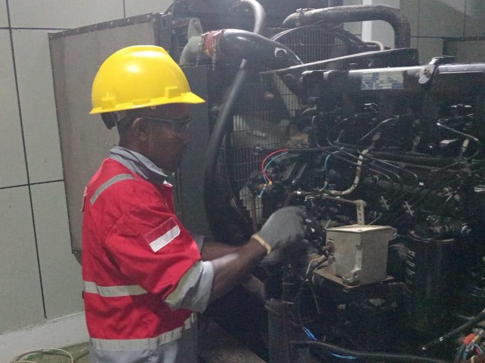 Komit Pasokan Listrik Stabil, PLN UP3 Tual Lakukan Pemeliharaan Mesin Jelang Idul Adha 1445 H - Pemeliharaan-mesin-PLN-UP3-Tual-01.jpg