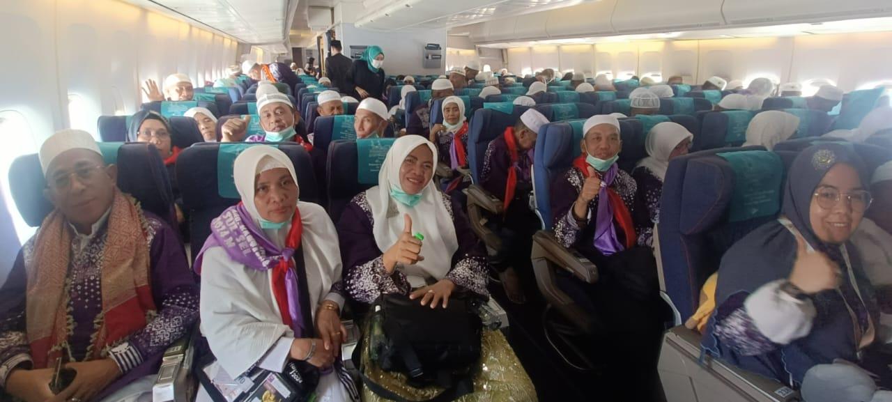 Penerbangan-pulang-Jamah-Haji-Kloter-15-Ternate-delay.jpg