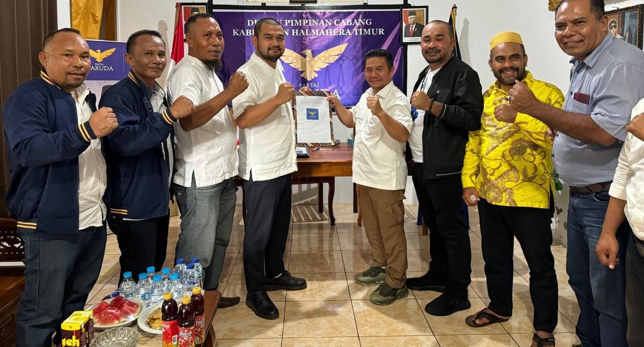 Paslon Ubaid Yakub-Anjas Taher Kembalikan Formulir Pendaftaran ke Partai Garuda Halmahera Timur