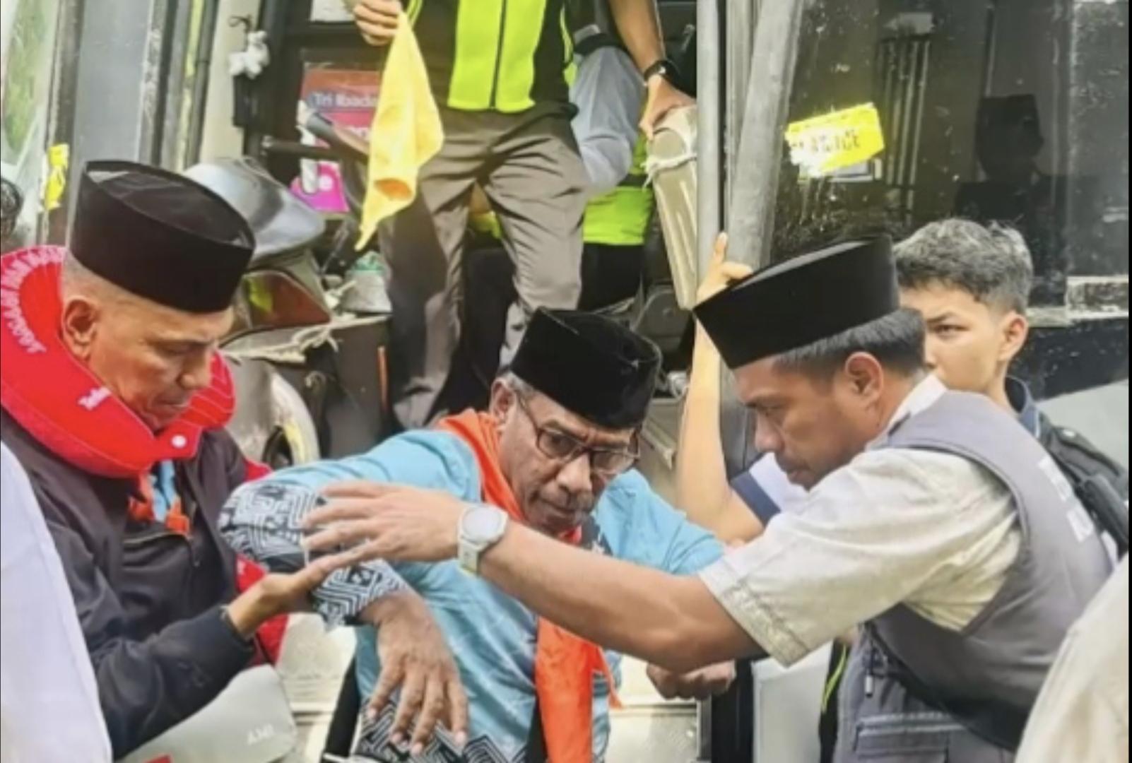Penjemputan-CJH-Maluku-Utara-di-Makassar.jpg