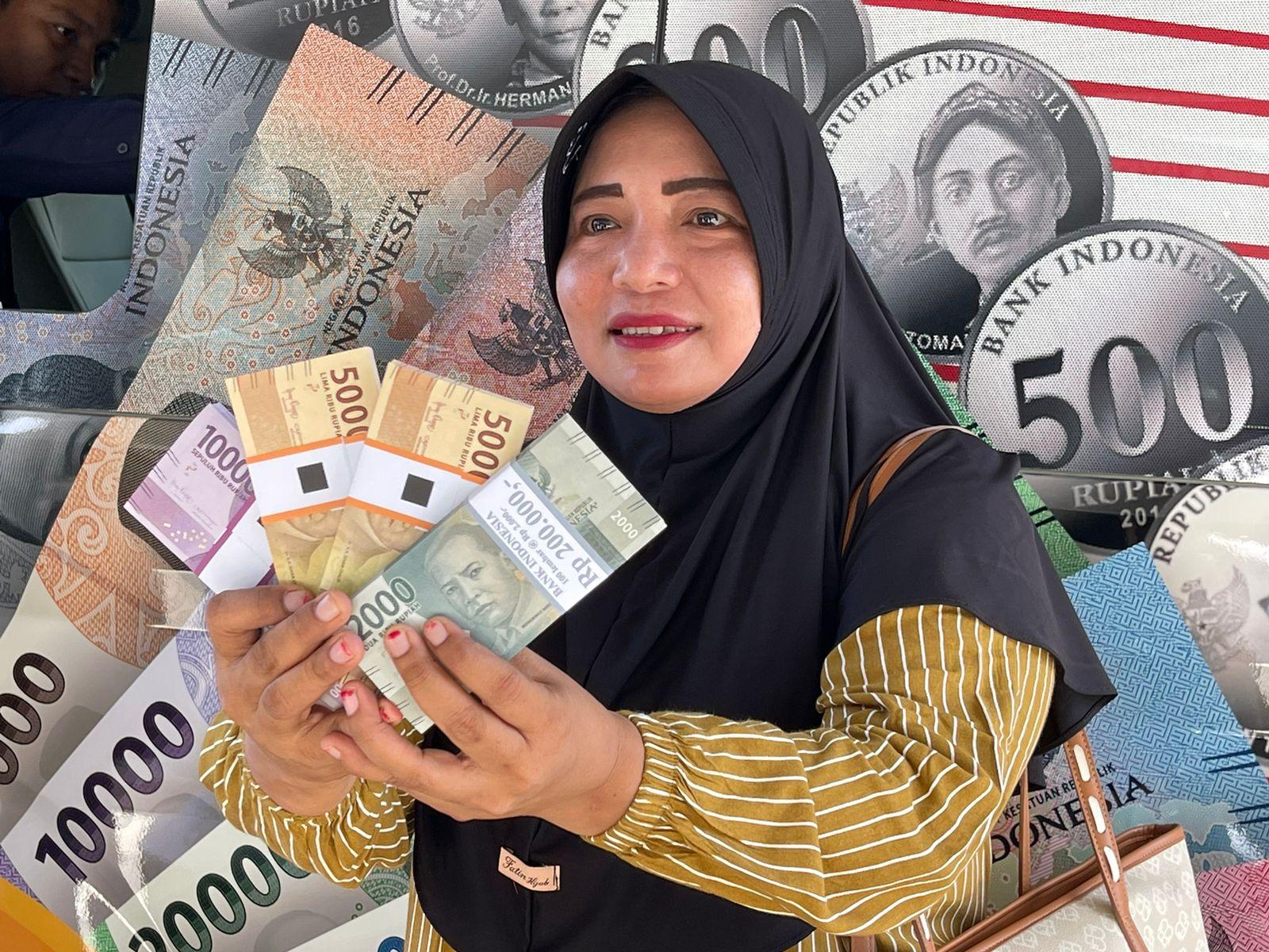 Warga Puas dengan Pelayanan Penukaran Uang Kas Keliling BI Maluku Utara