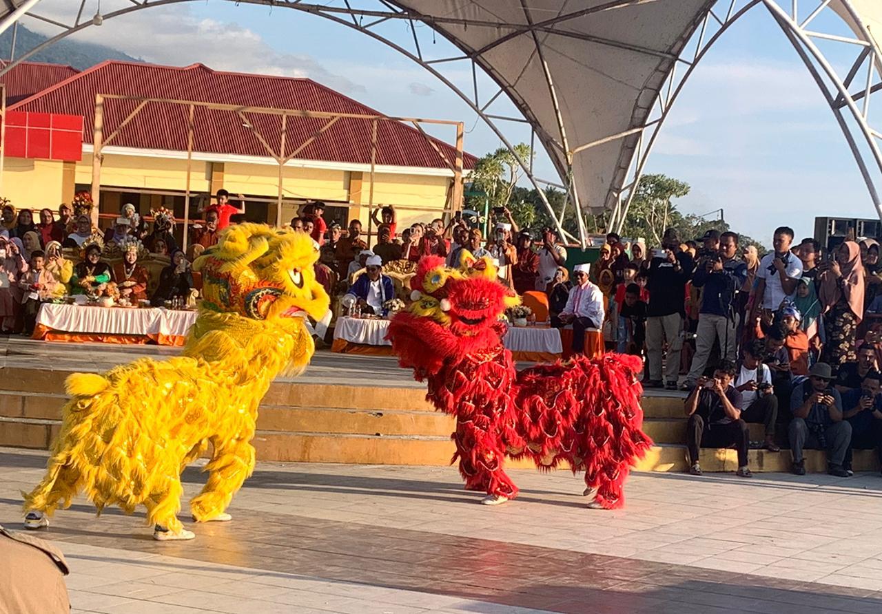 Pertunjukan-traksi-Barongsai-di-kawasan-UMKM-Milenial-Kecamatan.jpg