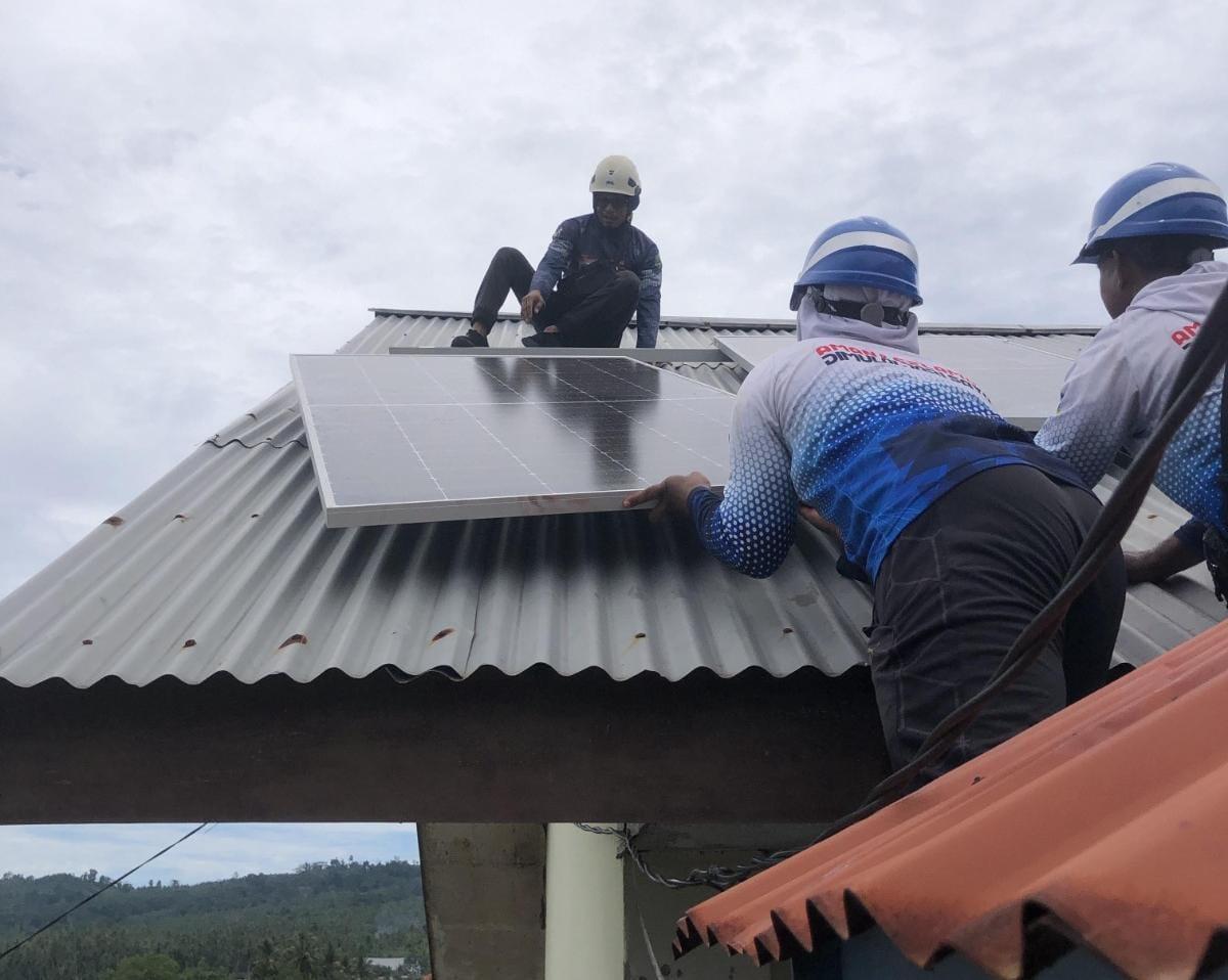 PLN UP3 Ternate Hadirkan SuperSUN di SMP Islam Ompu Asal, Dukung Digitalisasi Sekolah 3T