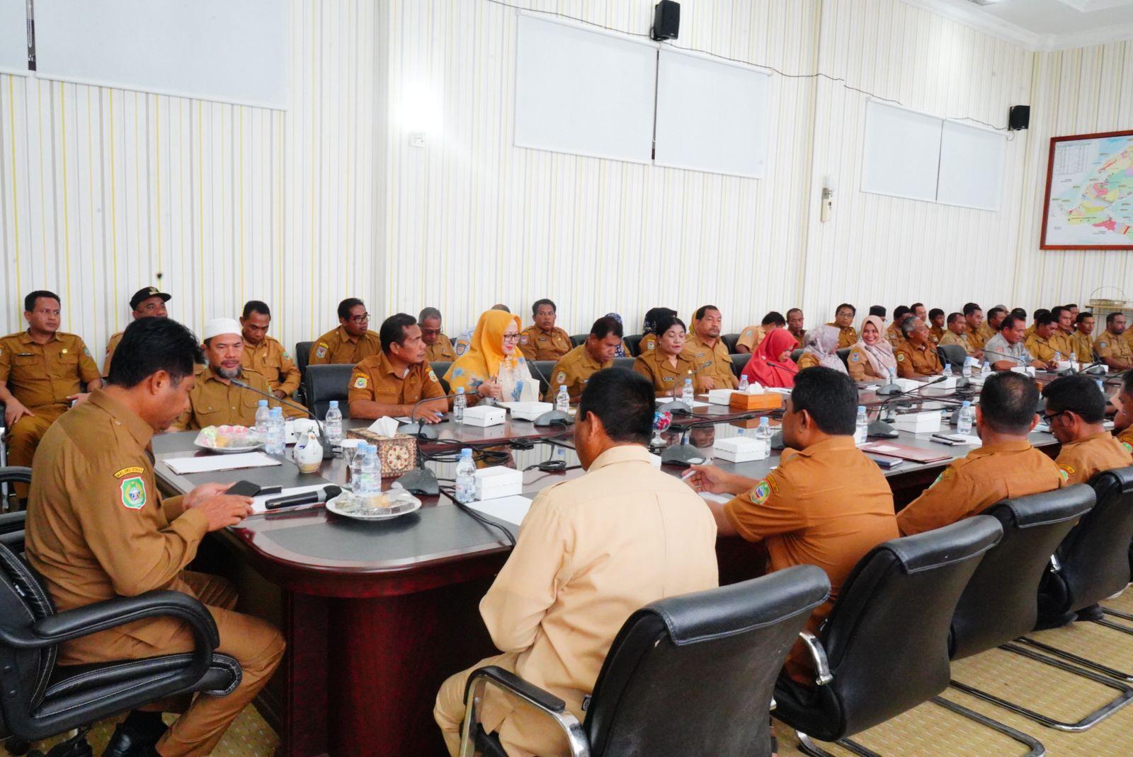 Pimpin Rapat, Bupati Halmahera Timur Minta OPD Maksimalkan Program Kerja 2024