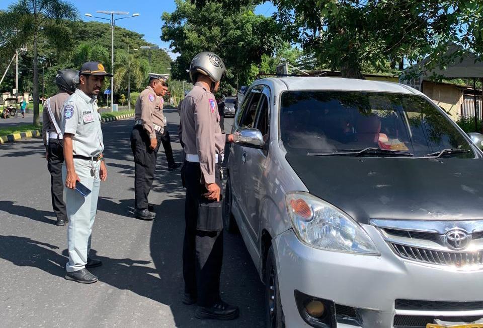 Razia Gabungan Operasi Kepatuhan Pajak Kendaraan Bermotor di Halmahera Utara