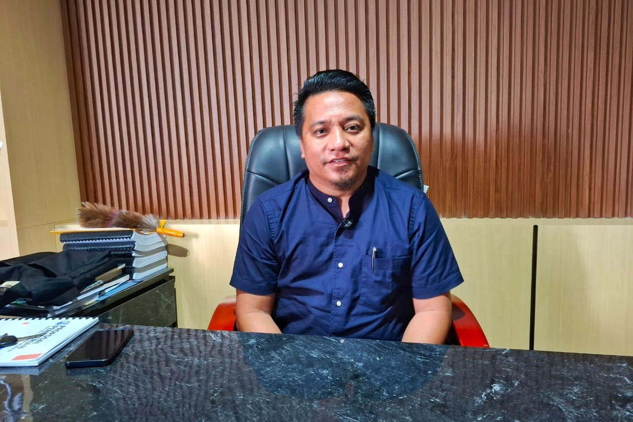 Rektor-Unipas-Morotai-Irfan-Hi-Abd-Rahman-saat-diwawancarai-Tribunternate.jpg