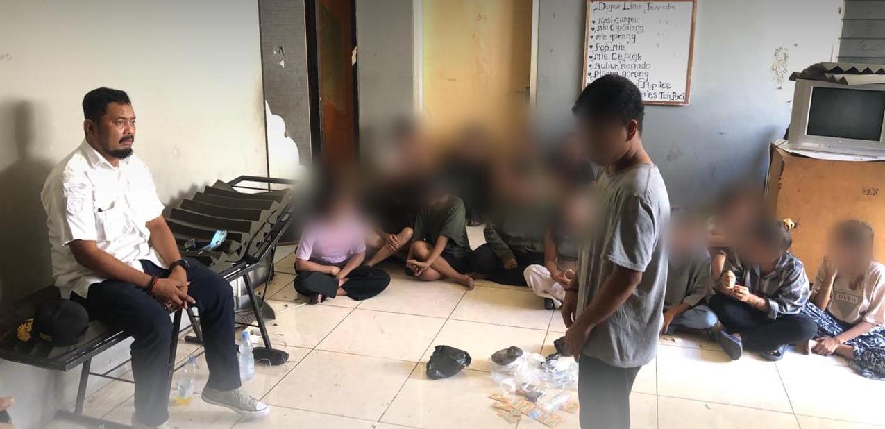 Satpol PP dan Linmas Ternate Gelar Razia, Puluhan Muda-mudi Diamankan Gegara Pesta Miras