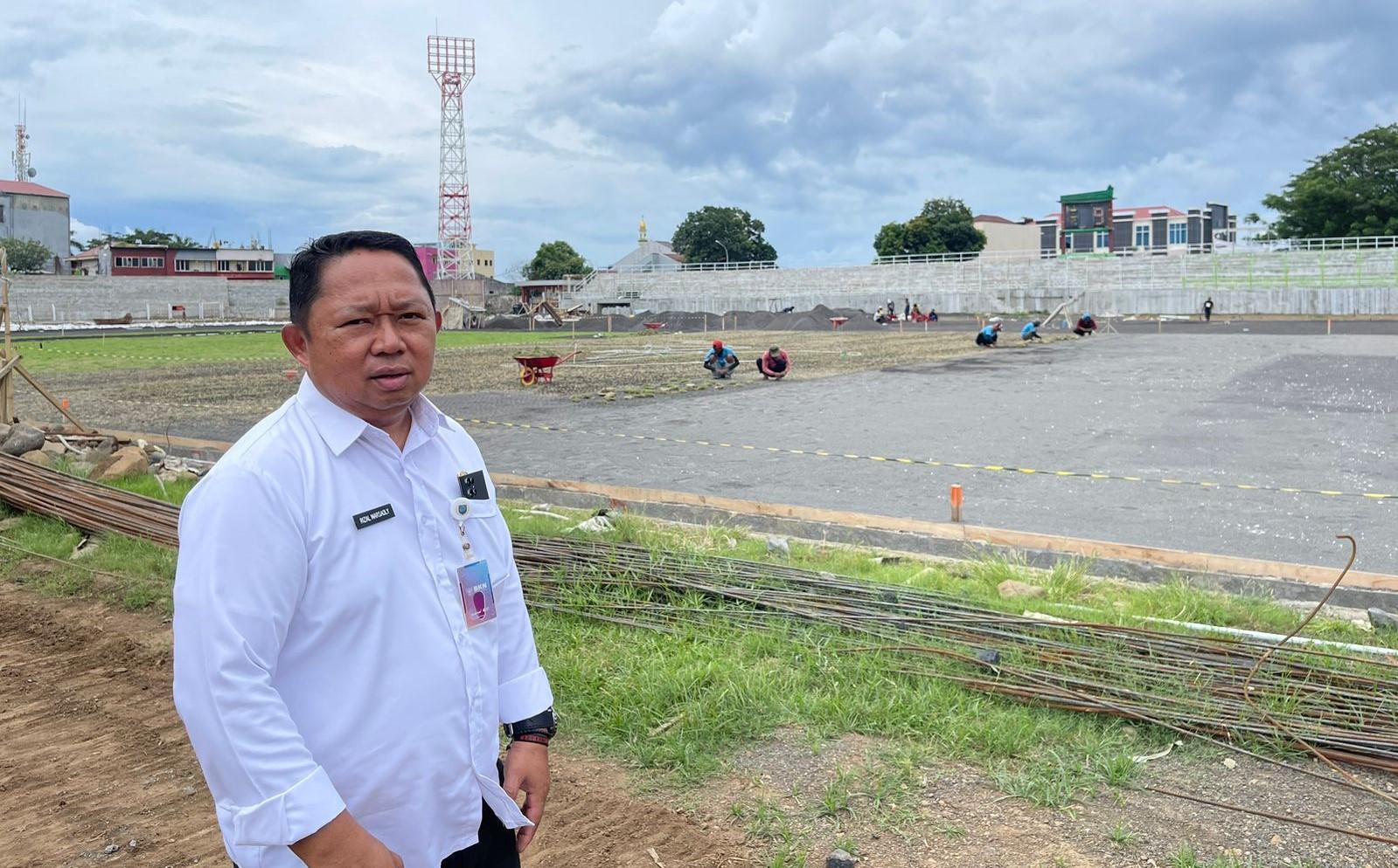 Sekda-Ternate-tinjau-renovasi-Stadion-Gelora-Kie-Raha-Ternate.jpg