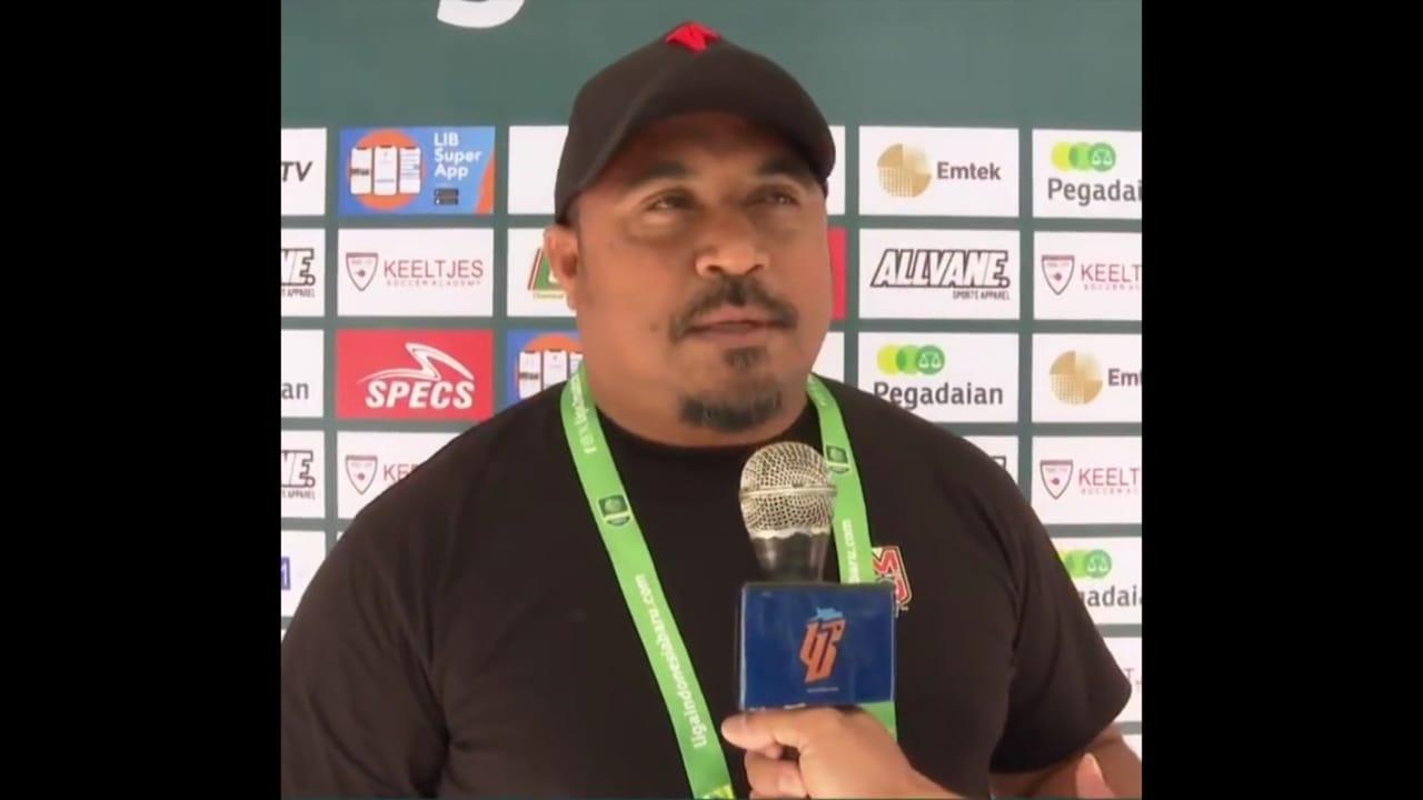 Sesi-wawancara-dengan-Head-Coach-Malut-United-FC-Imran-Nahumarury.jpg
