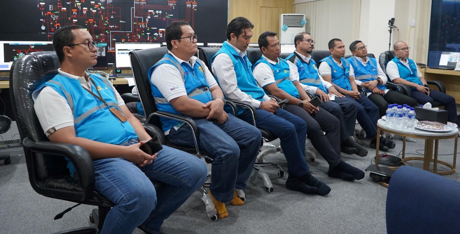 Komitmen Listrik Andal Selama Pemilu 2024, PLN UIW MMU Siagakan 48 Posko dengan Ribuan Personel - Siaga-Kelistrikan-PEMILU-2024-yang-dilakukan-secara-daring-pada-kantor-UP3B-Maluku.jpg