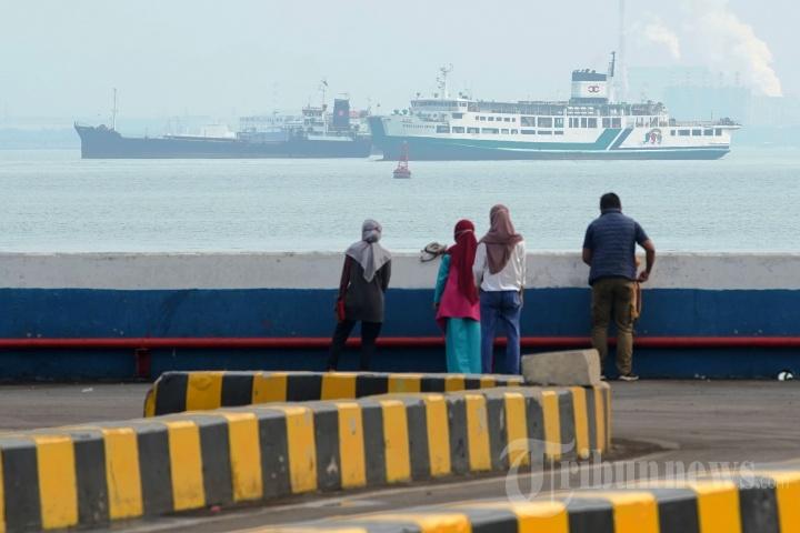 Suasana-Pelabuhan-Merak-di-Cilegon-Banten-Sabtu-17102020-Kapal-Pelni.jpg