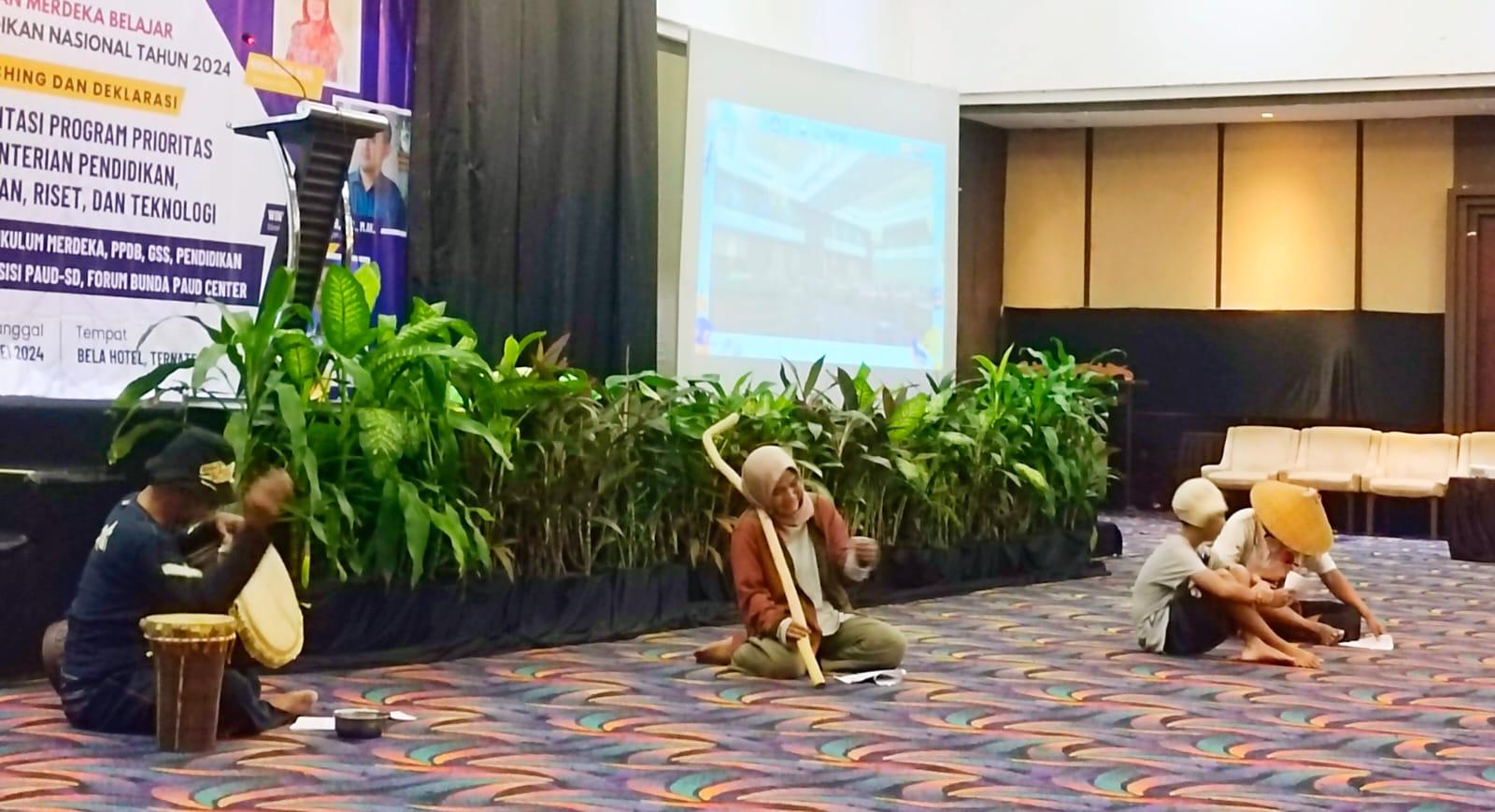 Teater Anak Bangsa Ikut Meriahkan Pembukaan Event Bulan Merdeka Belajar Hardiknas 2024 di Ternate