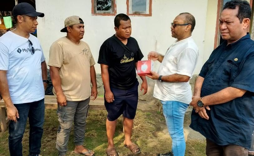 Wartawan yang Meliput Erupsi Gunung Ibu Halmahera Barat Malut Dapat Modem Orbit dari Telkomsel