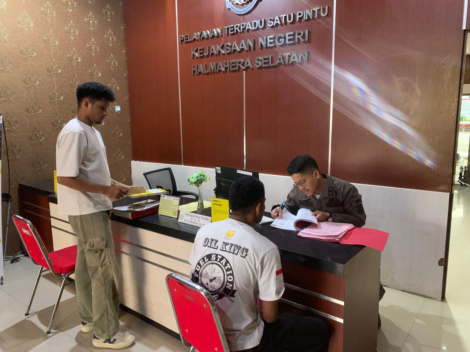 Berkas Perkara Lengkap, Polres Halmahera Selatan Serahkan Tersangka Curanmor dan Barang Bukti ke JPU