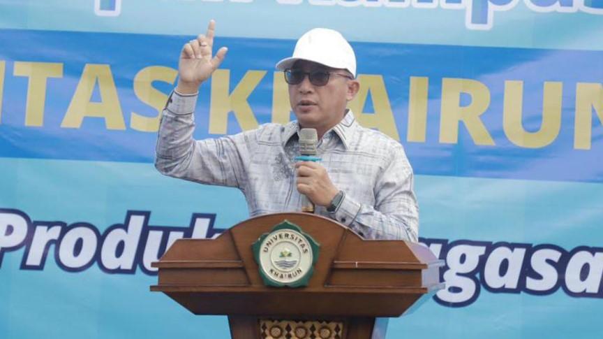 M Tauhid Soleman Beri Kuliah Umum ke Mahasiswa Baru Unkhair Ternate Tentang Transformasi Kota