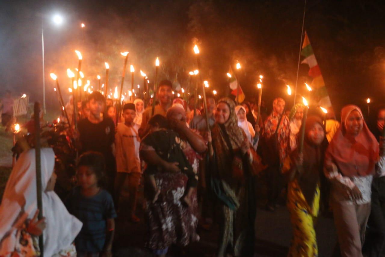 Warga Desa Moiso Lakukan Pawai Obor, Sebuah Tradisi Sambut Malam Lailatul Qadar di Halmahera Barat