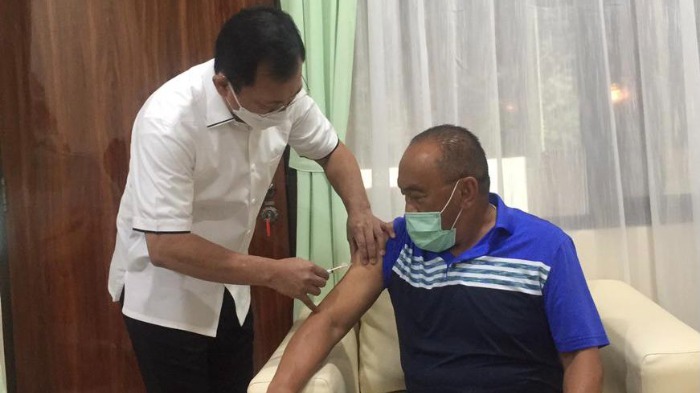 Aburizal Bakrie Disuntik Vaksin Nusantara, Akui Pernah Punya Utang Nyawa Pada Mantan Menkes Terawan