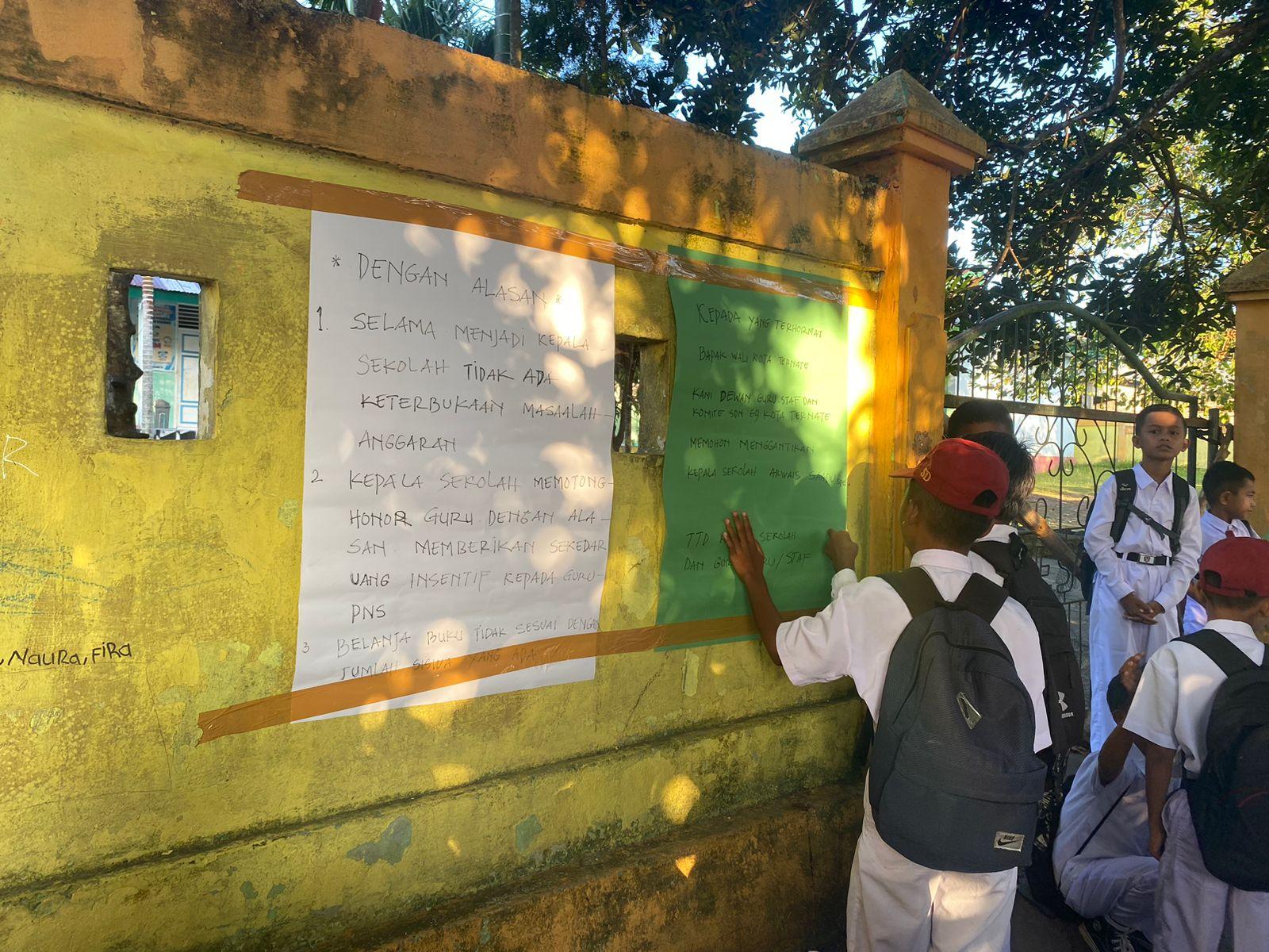 Guru SD Negeri 69 Ternate Demo Kepsek yang Diduga Gelapkan Dana, Ini Respons Dinas Pendidikan