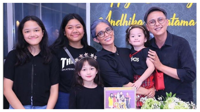 andhika-pratama-dan-keluarga.jpg