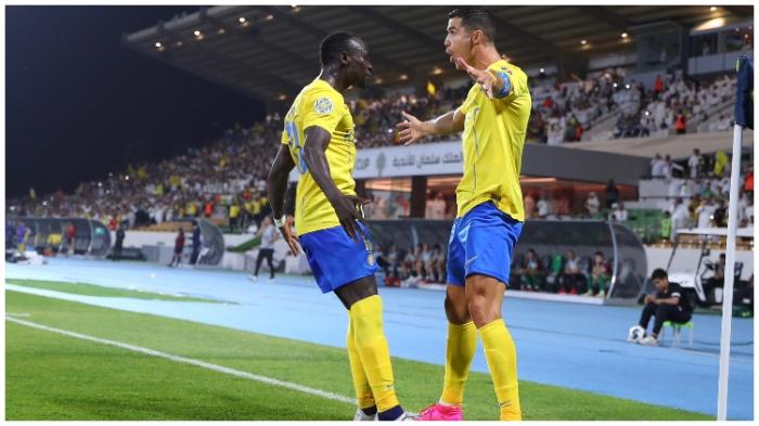 Bromance di Al Nassr, Cristiano Ronaldo Kecup Dahi Sadio Mane, Fans: Mane Dulu Tak Happy di Bayern