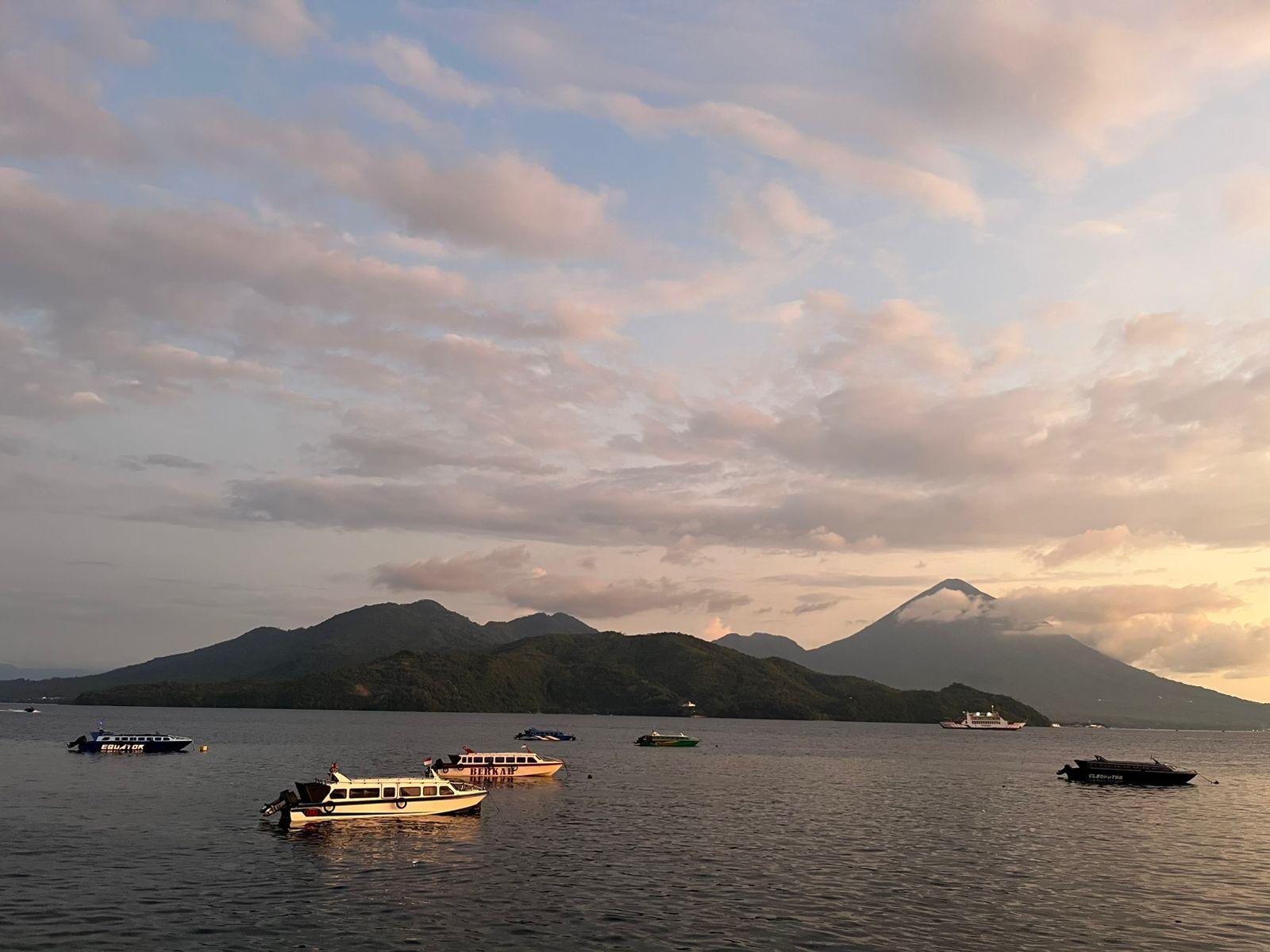 cuaca-ternate-selasa-28-oktober-2025.jpg