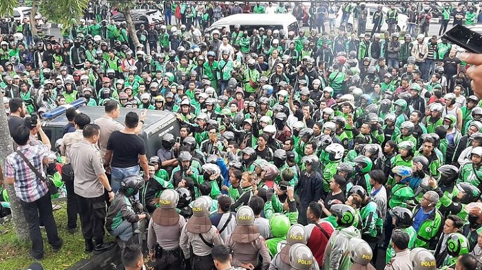 Bentrok Ojol Vs Debt Collector di Sleman, Kantor Leasing Digeruduk Ratusan Ojek Online
