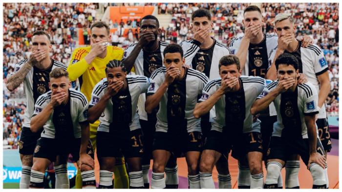 Piala Dunia 2022: Jerman Berfoto dengan Pose Bekap Mulut, Protes Larangan Ban Lengan One Love FIFA