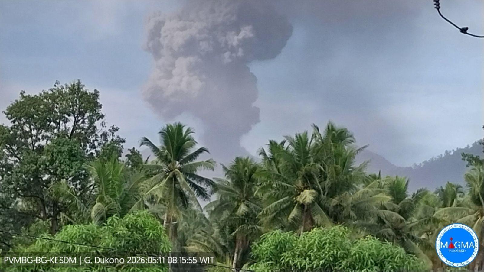 gunung-dukono-erupsi-seniin-11-mei-2026.jpg