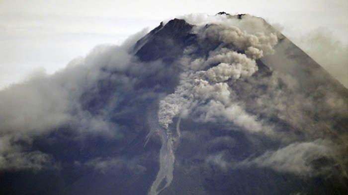 gunung-merapi-mengalami-erupsi-besar.jpg