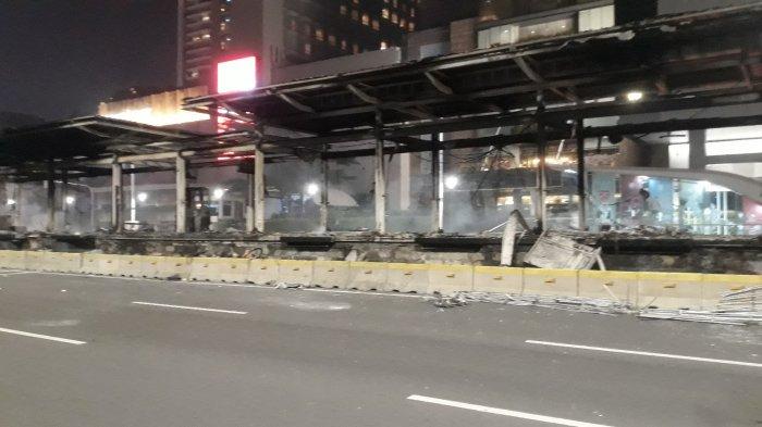 Total 20 Halte Bus TransJakarta Dirusak Massa Tolak UU Cipta Kerja, Anies: Kerugian Rp 55 Miliar