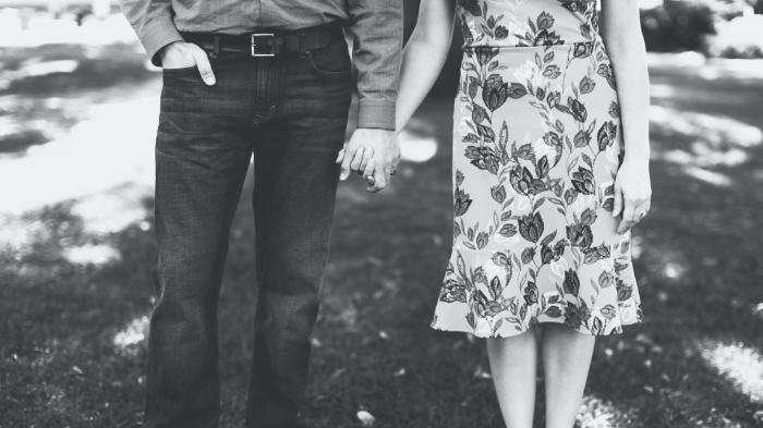 Ini Tanda Seseorang Jatuh Cinta Padamu Menurut Zodiak: Virgo Jadi Tertutup, Aries Tak Ragu Mengejar