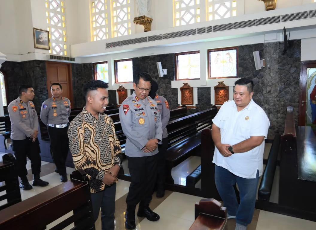irjen-pol-waris-agono-kunjungan-gereja.jpg