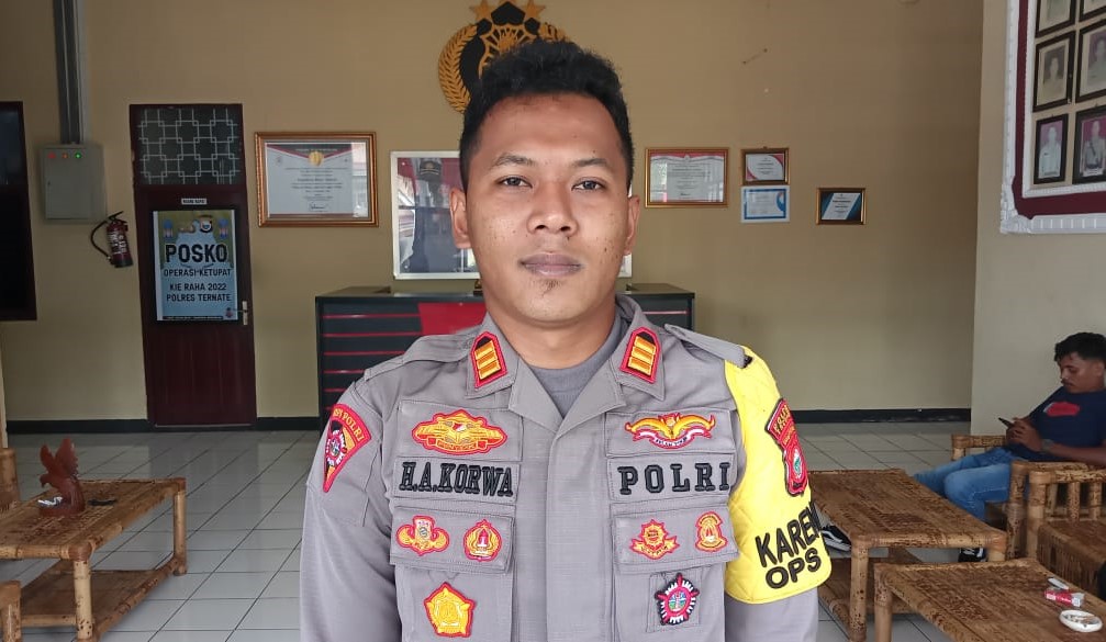 Polisi Terjunkan Ratusan Personel Jaga Aksi Unjuk Rasa Masyarakat Adat di Kantor Kejari Ternate