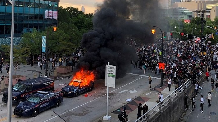 London Dibanjiri Demonstran, Ribuan Massa Protes atas Kematian George Floyd Menjalar sampai ke Eropa