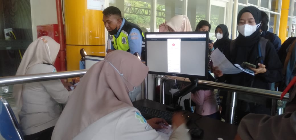 KKP di Bandara Sultan Babullah Ternate Dapati Penumpang Bawa Antigen Hasilnya Positif