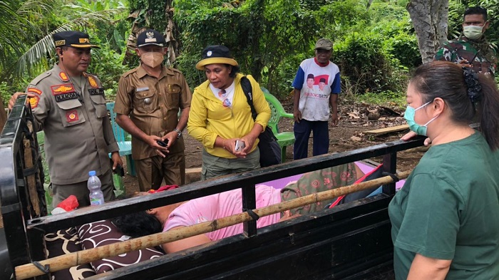 Bupati Halmahera Utara Kunjungi Warga Terdampak Gempa Bumi Magnitudo 5,5