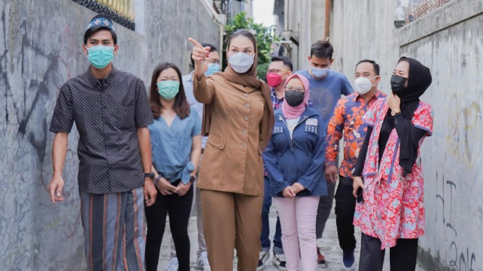 Camat Mampang Prapatan Tegaskan Luna Maya Adalah Warga Biasa dan Bukan Ketua RT