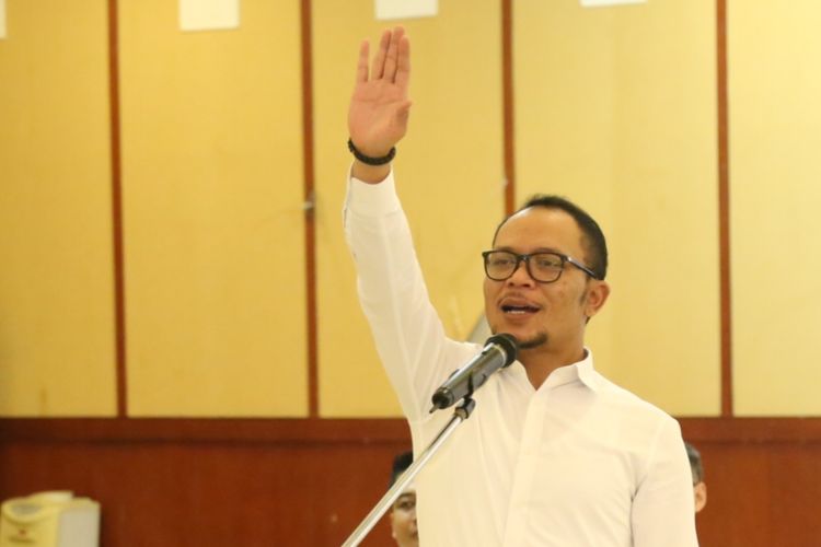 menteri-ketenagakerjaan-hanif-dhakiri-diangkat-sebagai-plt-menpora.jpg