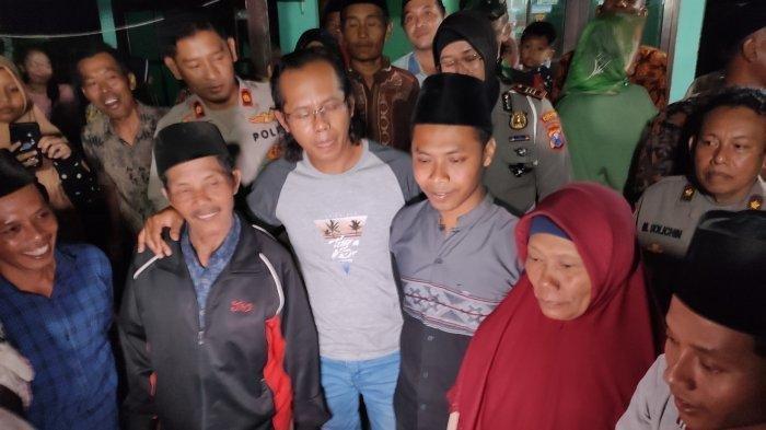 30 Tahun Terpisah, Muhadi Kembali Bertemu Istrinya: Dikira Sudah Wafat, Selamat dari Tsunami Aceh