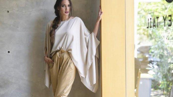 Nadine Chandrawinata Berulang Tahun Ke-37: Terima Kasih Suamiku, Selalu Support ke Absurdan Aku