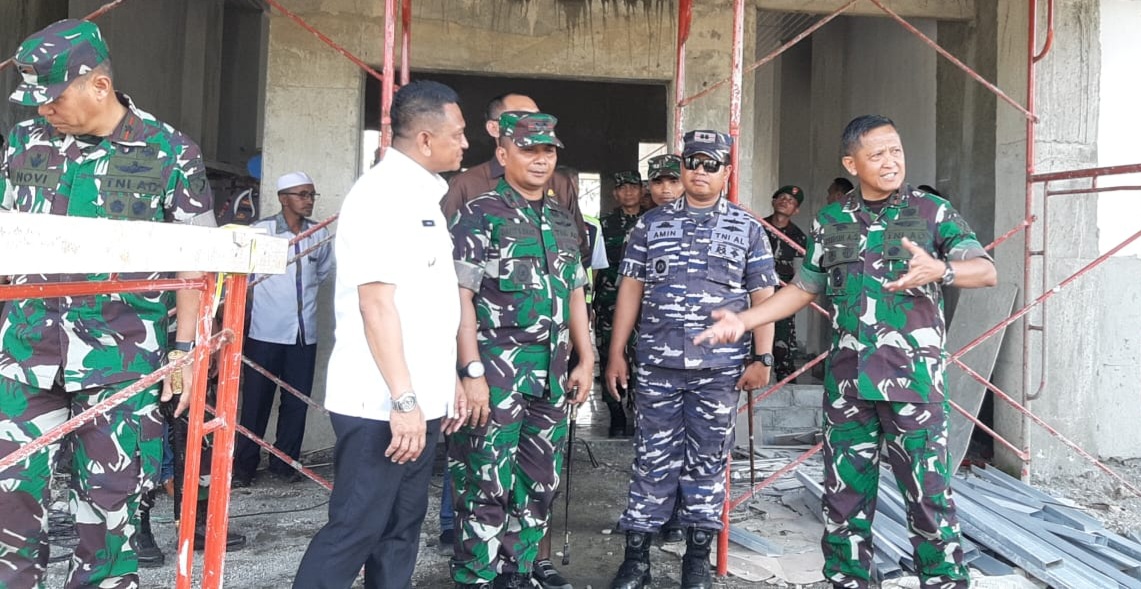 pangdam-pattimura-pantau-pembangunan-kodim-1514-morotai.jpg