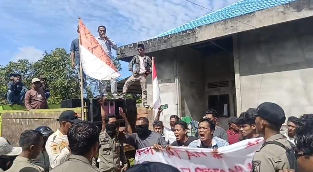 Operasi Disetop, Penambang Galian C di Taliabu Demo