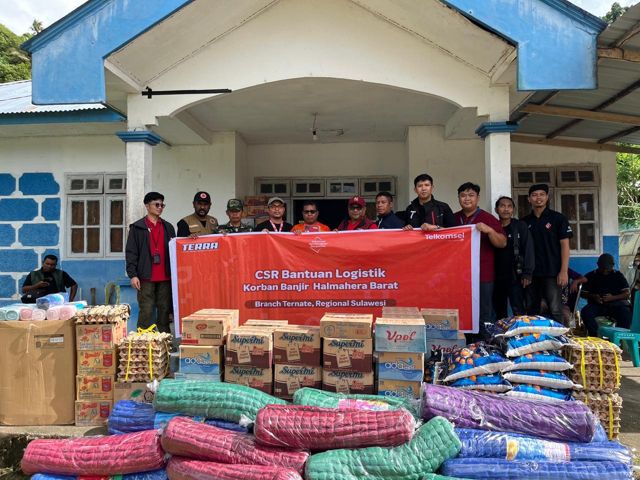 penyaluran-bantuan-logistik-telkomsel.jpg