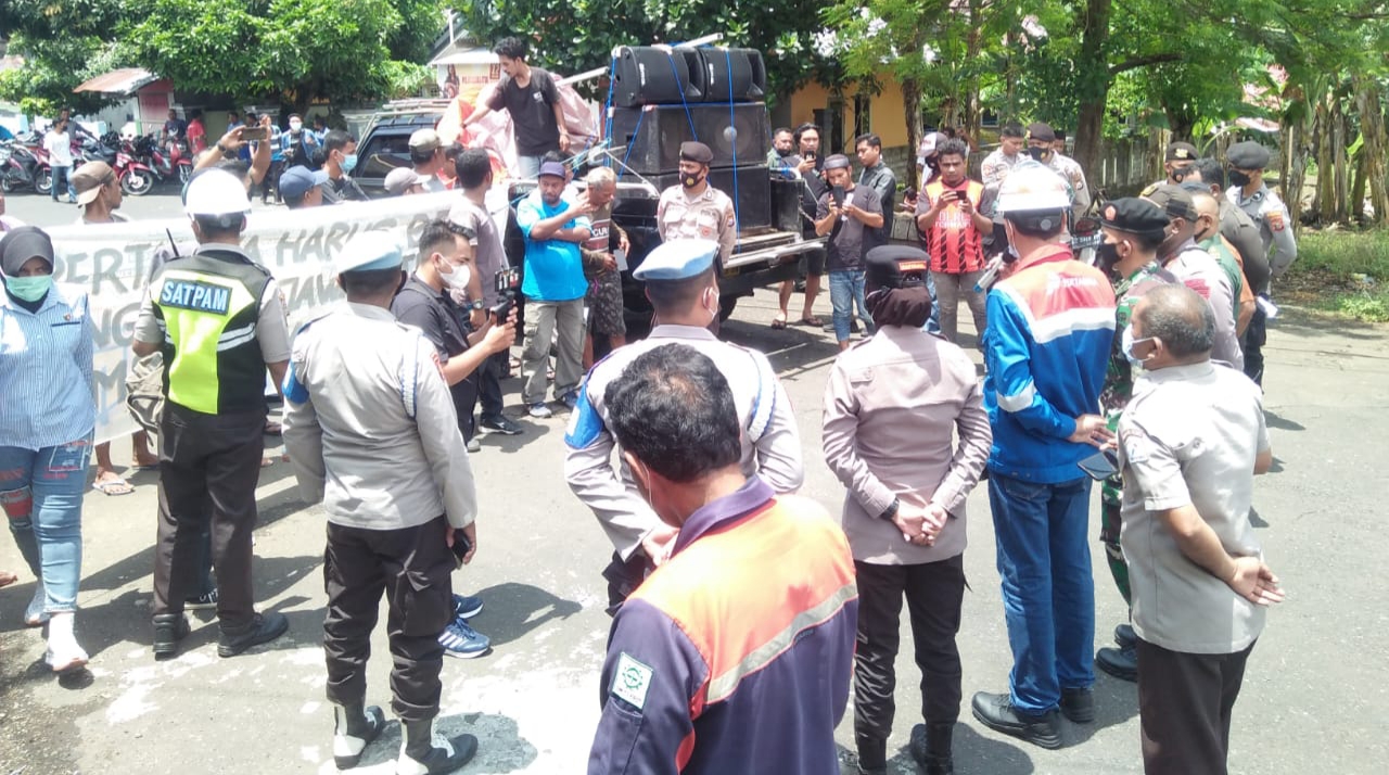 Polres Ternate Terjunkan SSK Kawal Aksi Warga Jambula di TBBM Pertamina