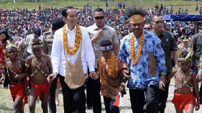 presiden-jokowi-kunjungan-kerja-ke-pegunungan-arfak-papua-barat.jpg